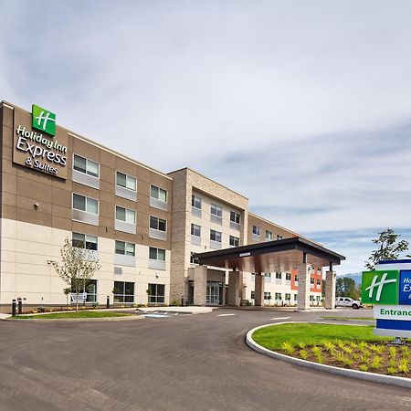 Holiday Inn Express & Suites Terrace By Ihg Exterior photo