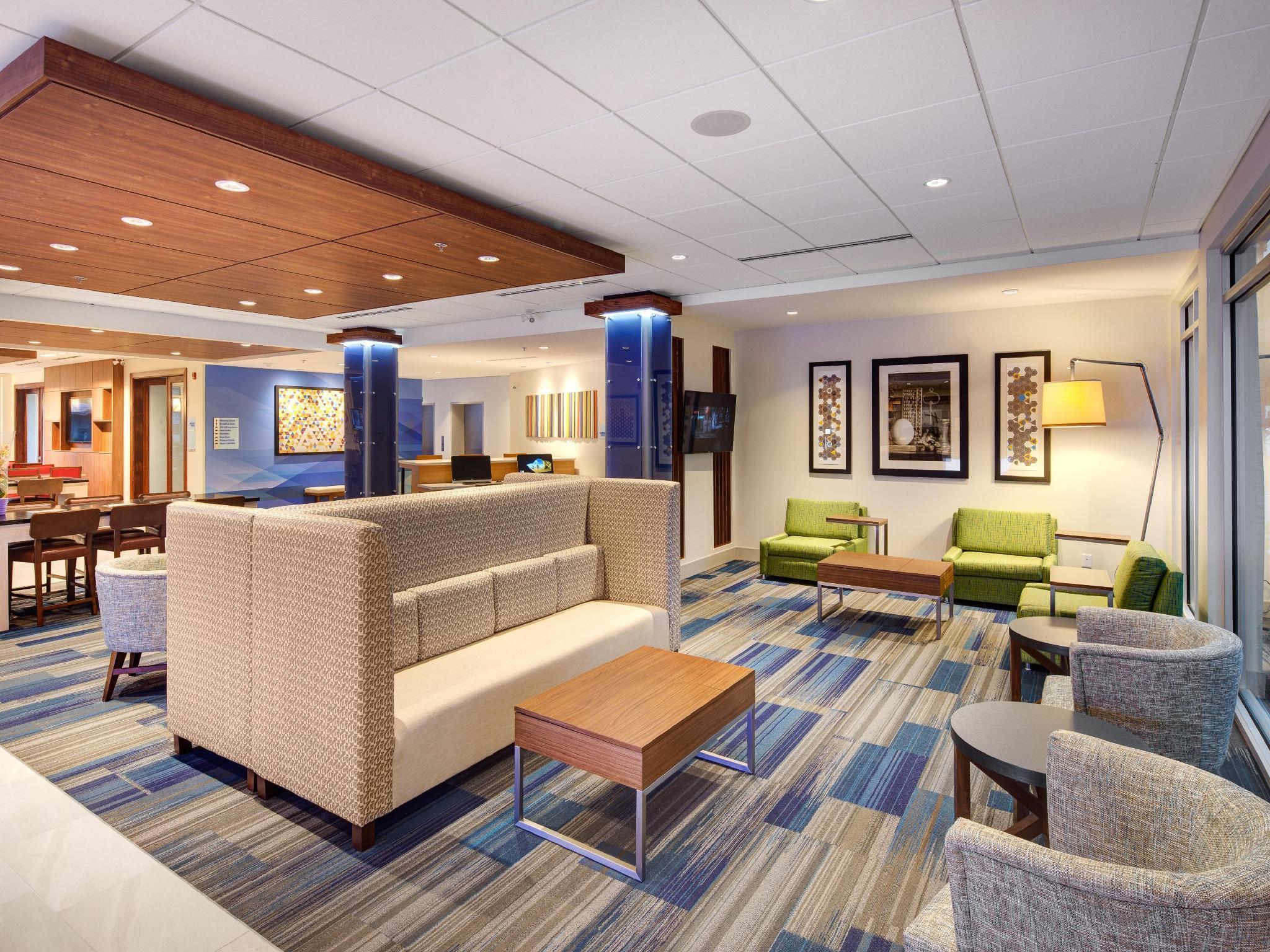 Holiday Inn Express & Suites Terrace By Ihg Exterior photo