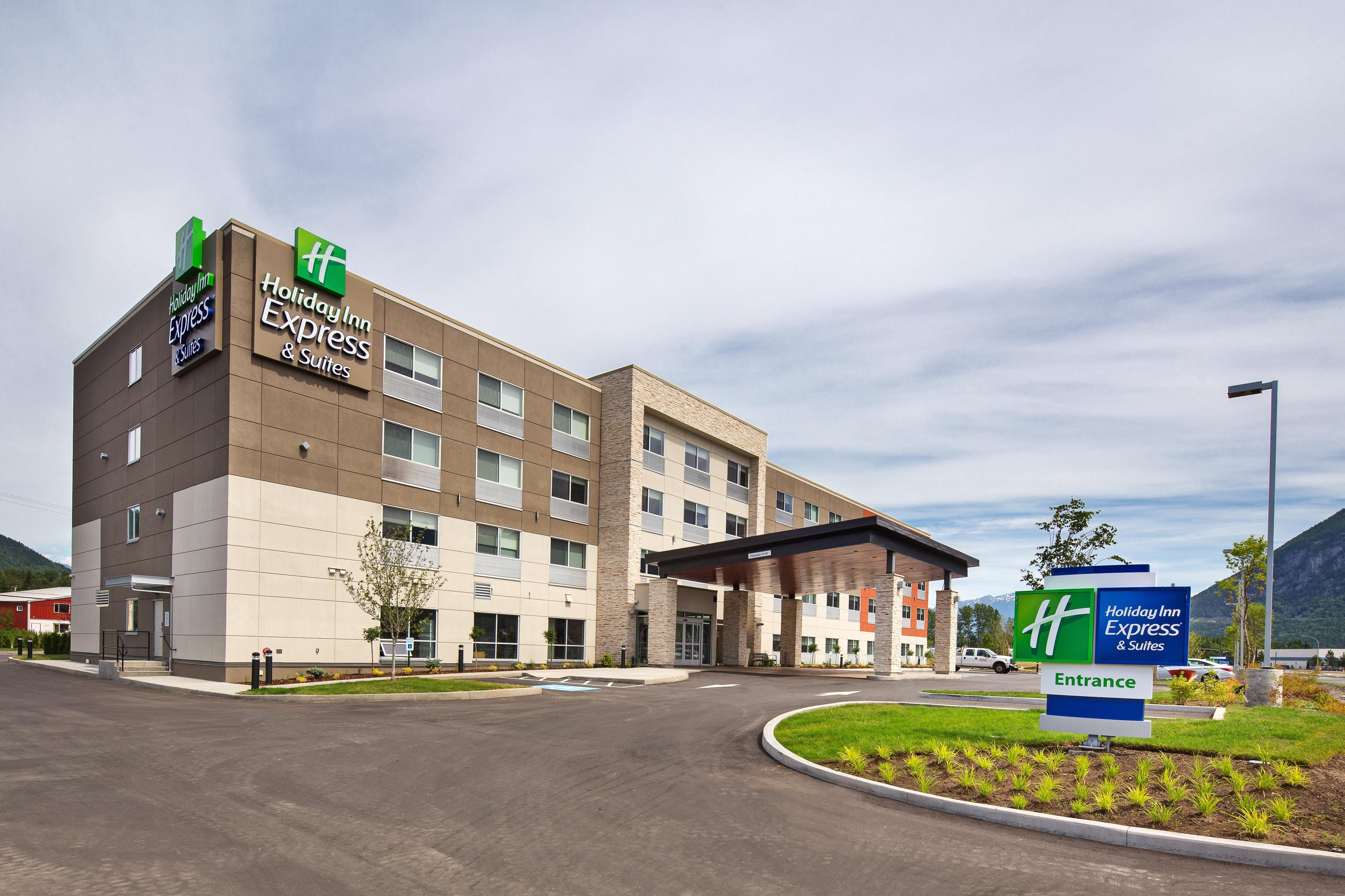 Holiday Inn Express & Suites Terrace By Ihg Exterior photo