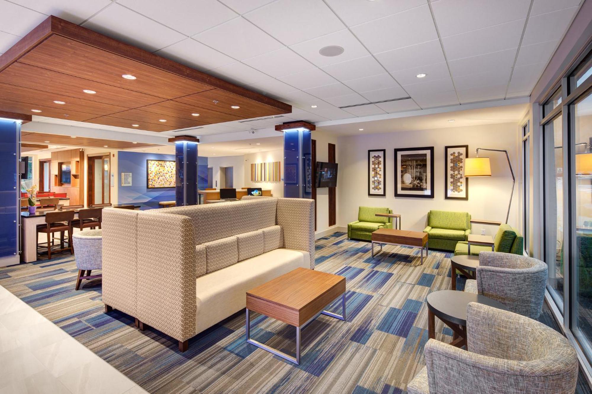 Holiday Inn Express & Suites Terrace By Ihg Exterior photo